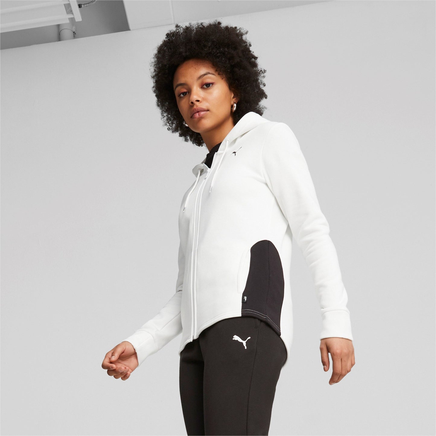 PUMA 622637-02white