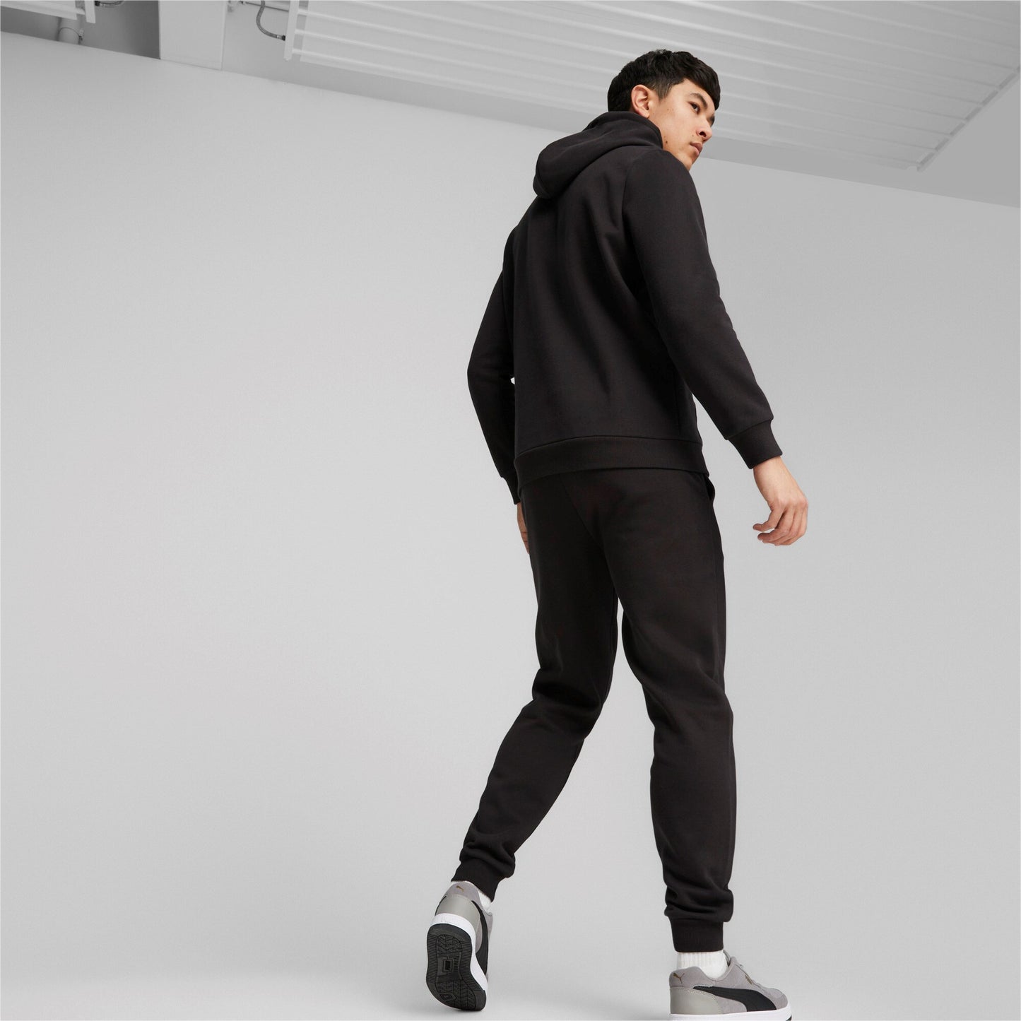 PUMA 676836-01black