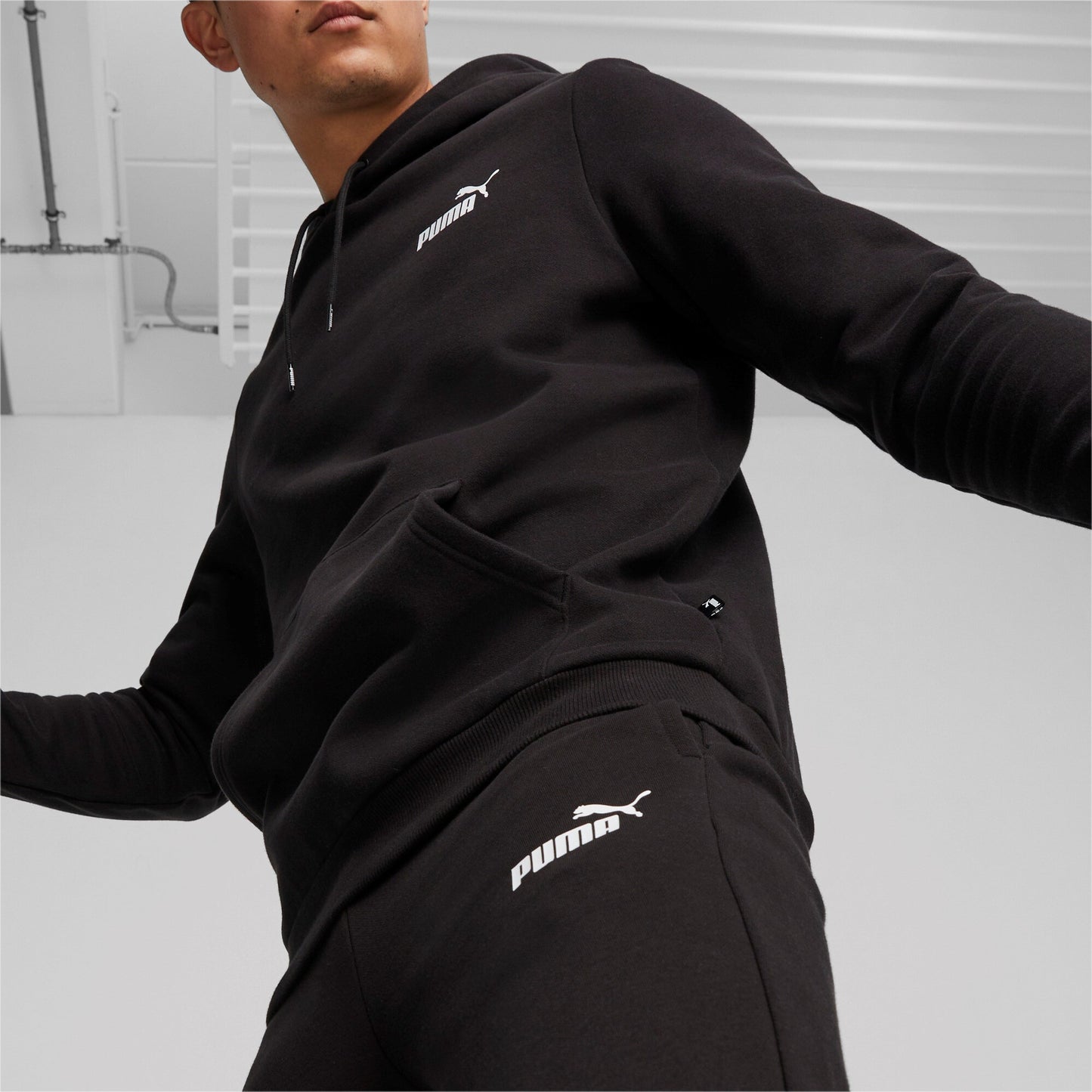 PUMA 676836-01black